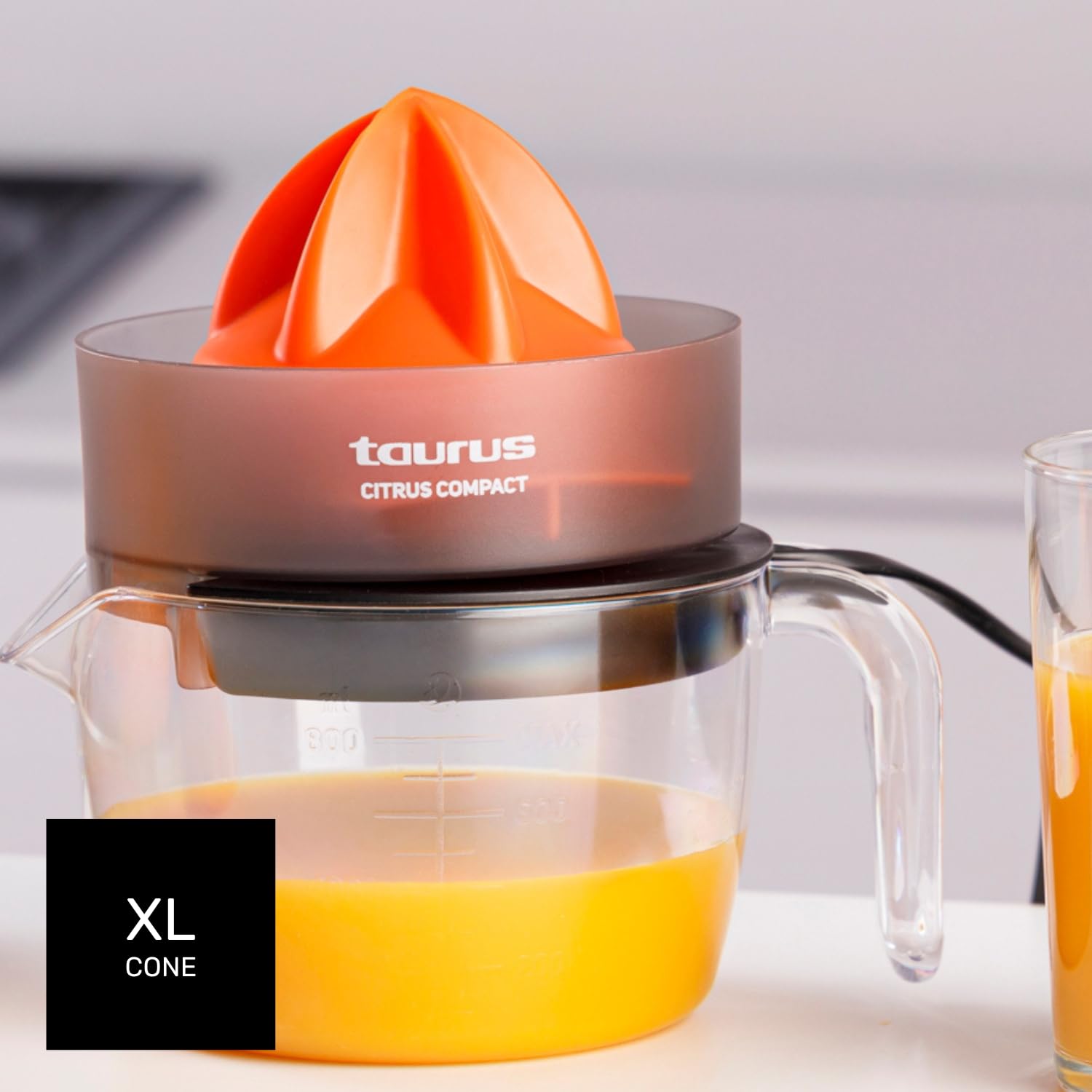 taurus-citrus-compact-exprimidor-el-ctrico-800-ml-cono-extra-grande-doble-giro-b image 2